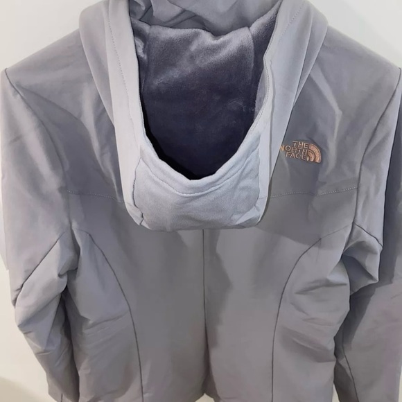 North Face Windwall Zipper Jacket Gray with plush interior - Picture 3 of 4